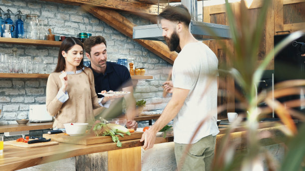 一起准备早餐图片下载