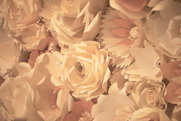 深褐色的彩色过滤效果的3D纸花墙，室内装饰的想法，聚会和活动图片下载