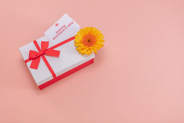 祝你母亲节快乐，礼物盒和黛西图片下载