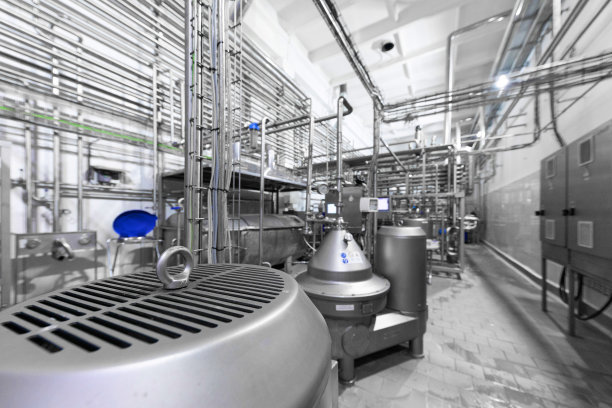 铬管和蓝色元素。工业背景图片下载