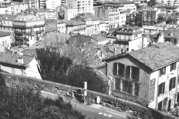 美丽的城市昂蒂布在法国图片下载