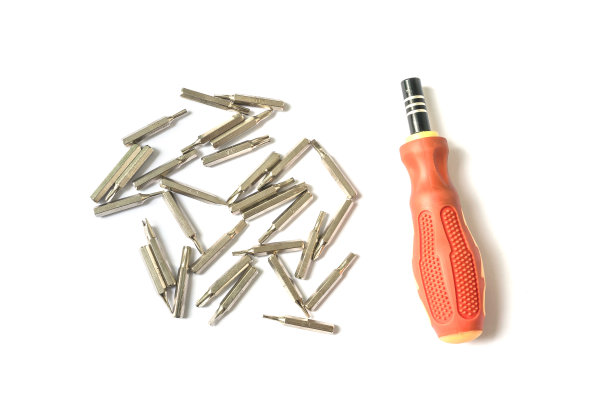 特写螺丝刀头和手柄孤立在白色背景上图片下载