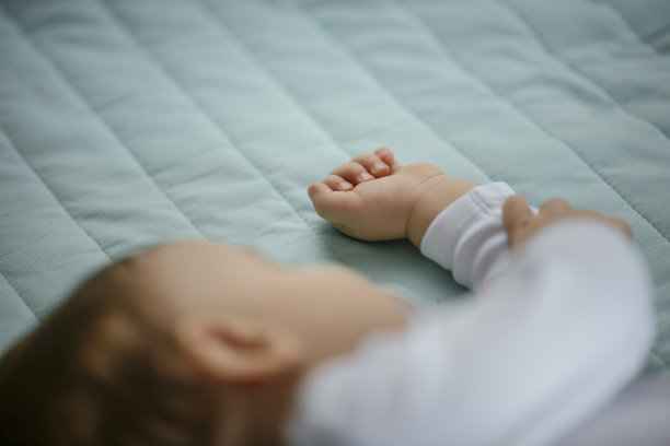 婴儿的手图片下载