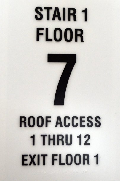 楼梯墙标志图片下载