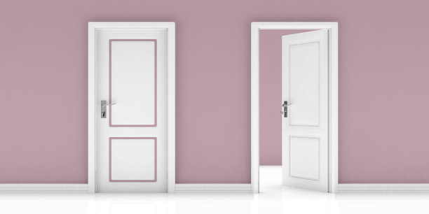 在粉红色的墙壁和白色的地板背景上的关闭和打开的门。三维演示图片下载