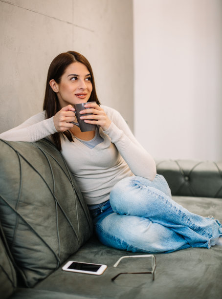 用一杯新鲜的咖啡冷却图片下载