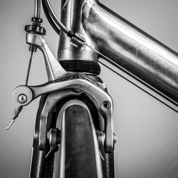 车架碎片和公路自行车的部分图片下载