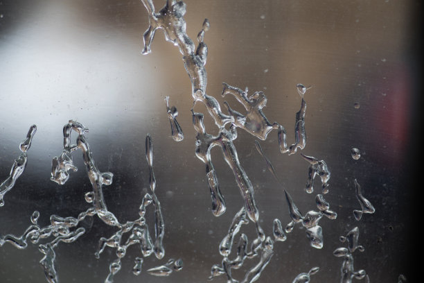 窗户上结霜图片下载