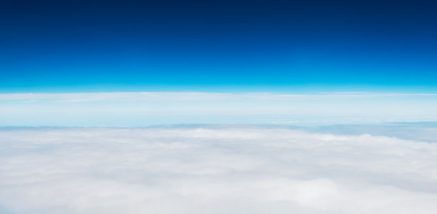 蓝天和云彩的背景鸟瞰图图片下载