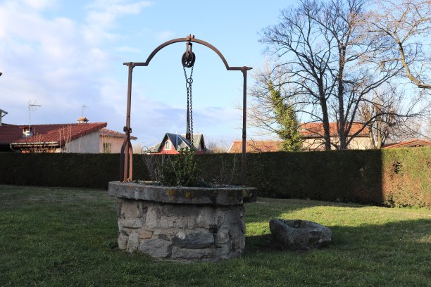 CHARLY-RHONE-EGLISE村图片下载