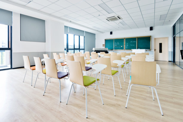 教室照片素材ID：332304042