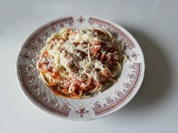 加番茄酱的意大利通心粉图片下载