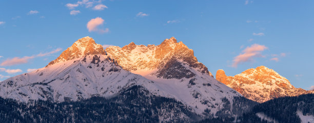 田园诗般的雪山山峰，冬日夕阳，风景，阿尔卑斯山，奥地利图片下载