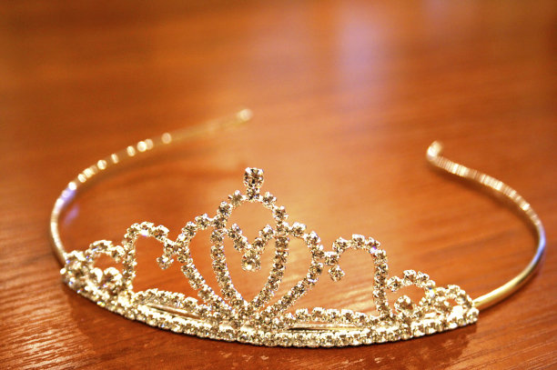 皇冠孔蒂小姐图片下载