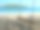 海滩与海，山，沙，和秋千在阳光照片。旅行者在海洋中愉快地度假。它是泰国春武里省的Samae San岛。图片下载