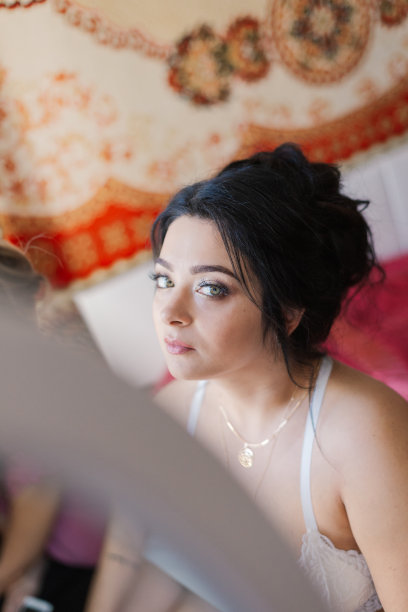 美女在女化妆室化妆图片下载