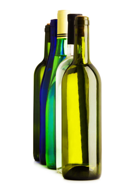 酒瓶一个接一个地立着图片下载