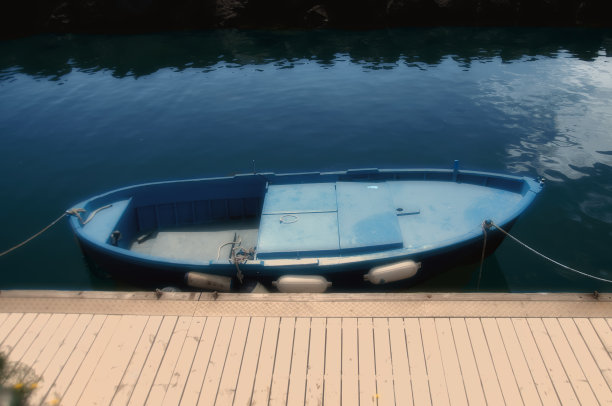 小船在码头图片下载