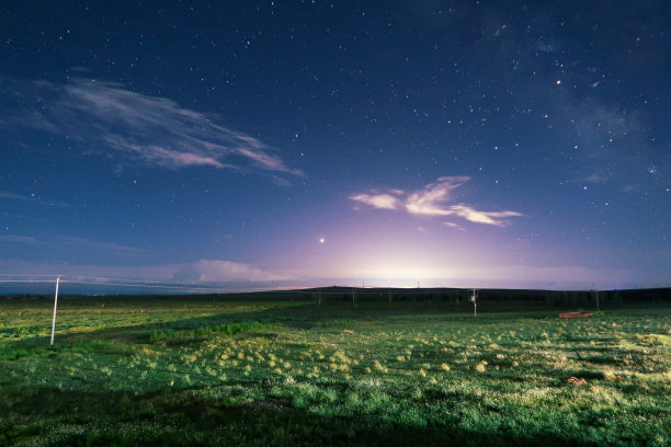 《星空与草原》图片下载