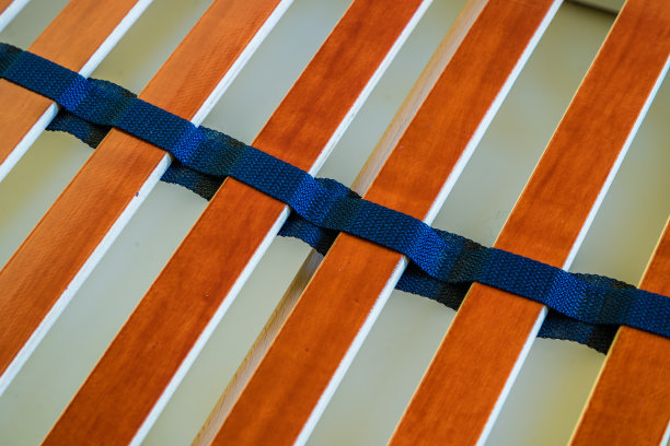 床上的板条框架图片下载