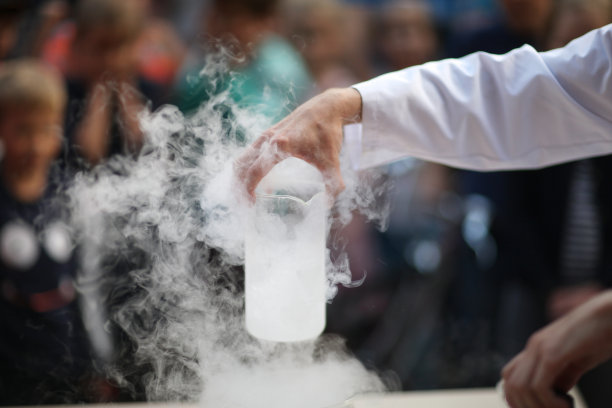 演示化学反应图片下载