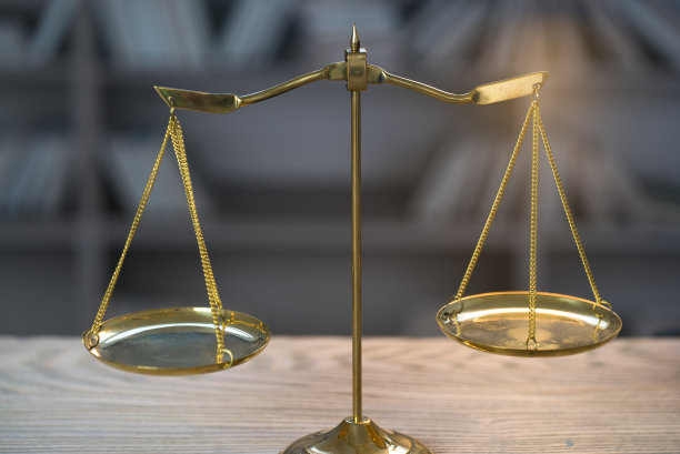 亮耀斑背景上的法律概念图片下载