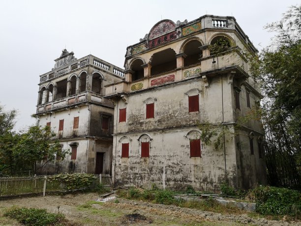 中国广东省开平市紫村的碉楼图片下载