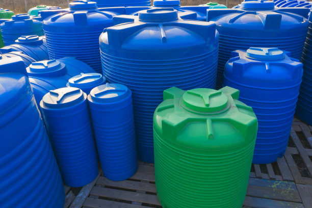用于水和化学液体的塑料罐图片下载