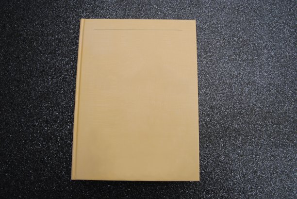 黄色的书图片下载