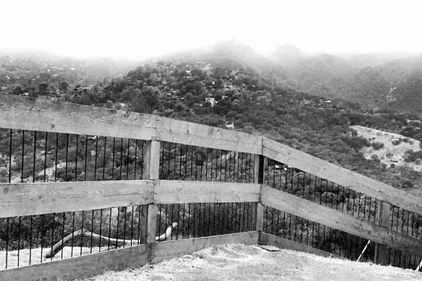 篱笆和山脉在大多数图片下载