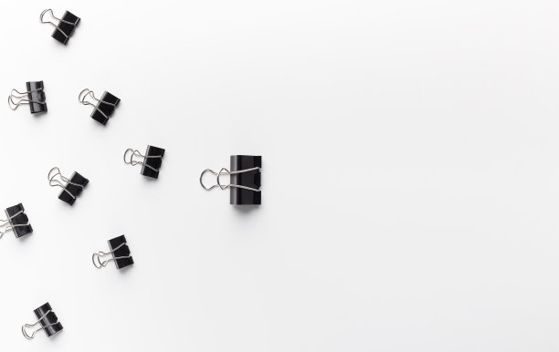 一个大的办公室剪辑排在一排小的前面图片下载