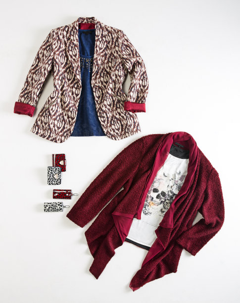 女性服装与个人配件孤立在白色背景图片下载