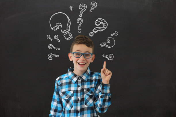 男孩孩子思考想法问题解决决定问题回答图片下载