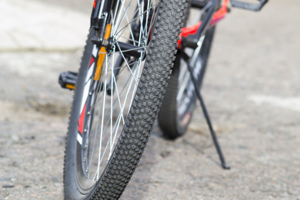 自行车轮子自行车的碎片。图片下载