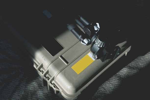 静物，三脚架，相机盒，为摄影工作做准备。图片下载