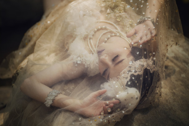 漂亮的亚洲女孩图片下载