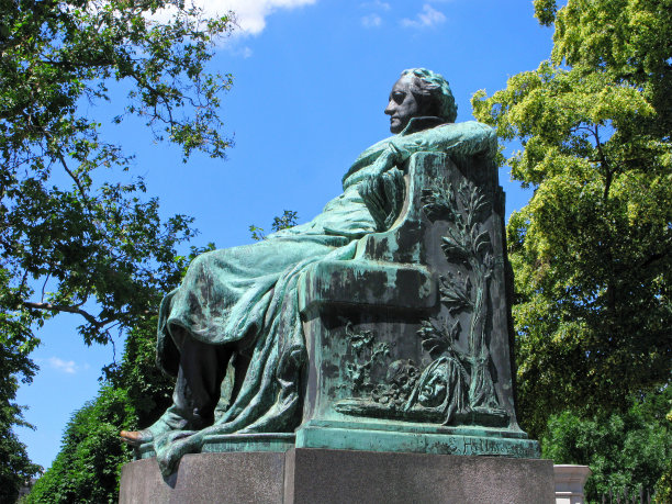 约翰·沃尔夫冈·歌德，雕塑图片下载