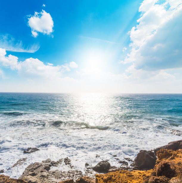 蓝色的天空在波图费罗海岸图片下载