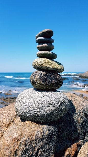 地平线上的平衡图片下载