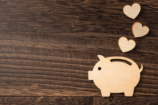 木存钱猪具有储蓄、投资的理念图片下载