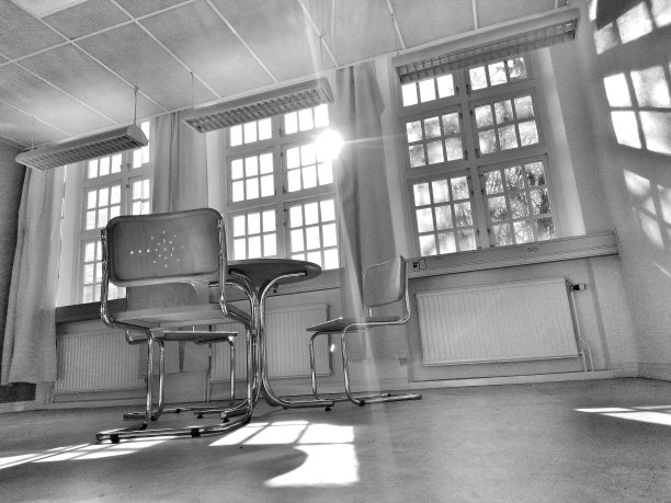 Sundrenched办公室图片下载