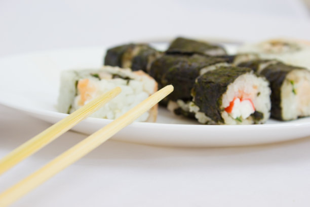 日本料理，米饭寿司和鱼-特写图片下载