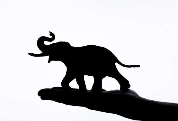 抱大象的剪影手势图片下载