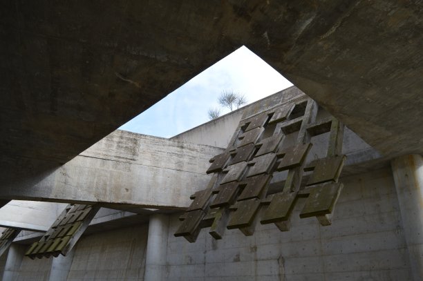 甚至是打架Cemetery图片下载