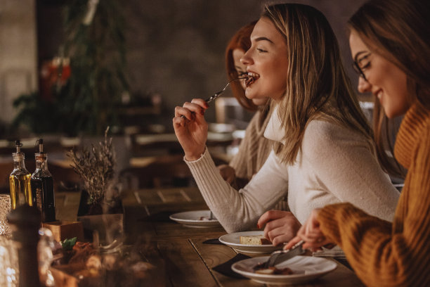 一家餐馆的早午餐图片下载