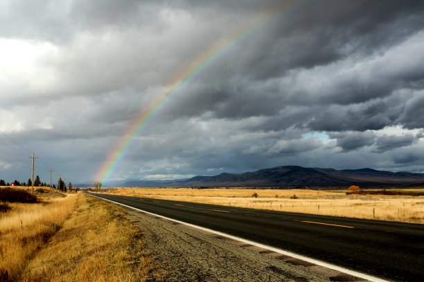 彩虹和高速公路图片下载