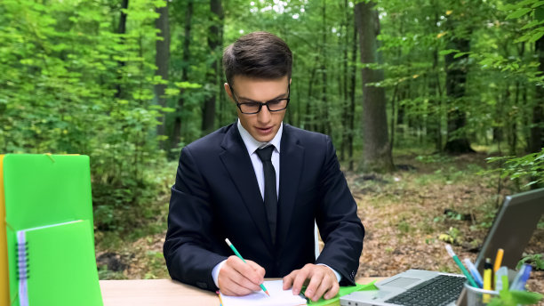 建筑师打造生态住宅、环保、绿色建筑项目图片下载