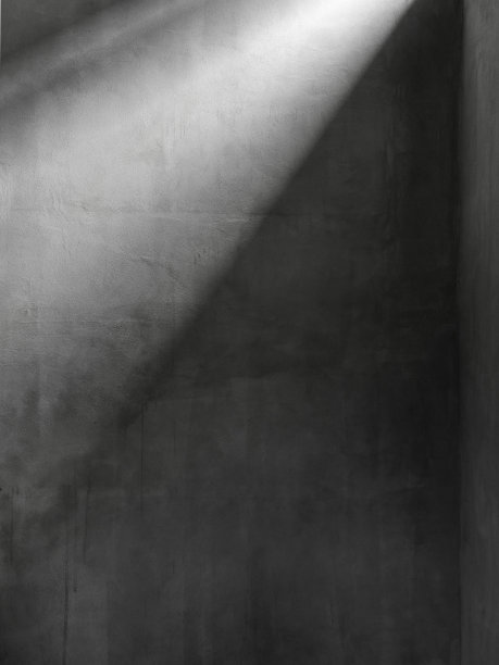 阳光洒落在墙上，水泥墙和地板上，空房间图片下载