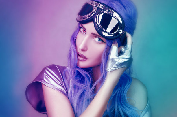 女时装肖像在工作室图片下载