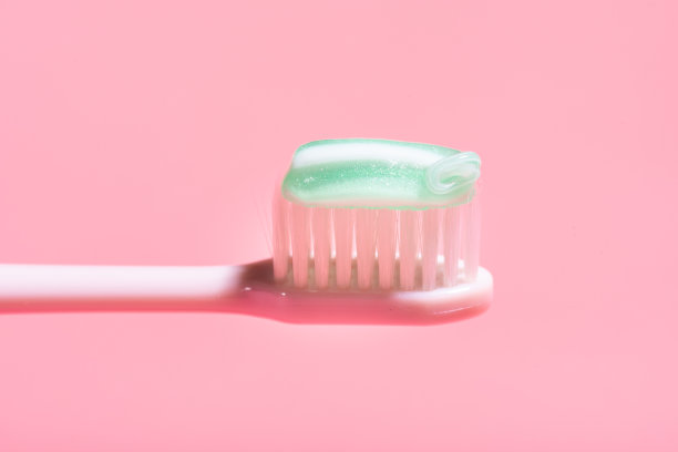 牙刷和牙膏图片下载